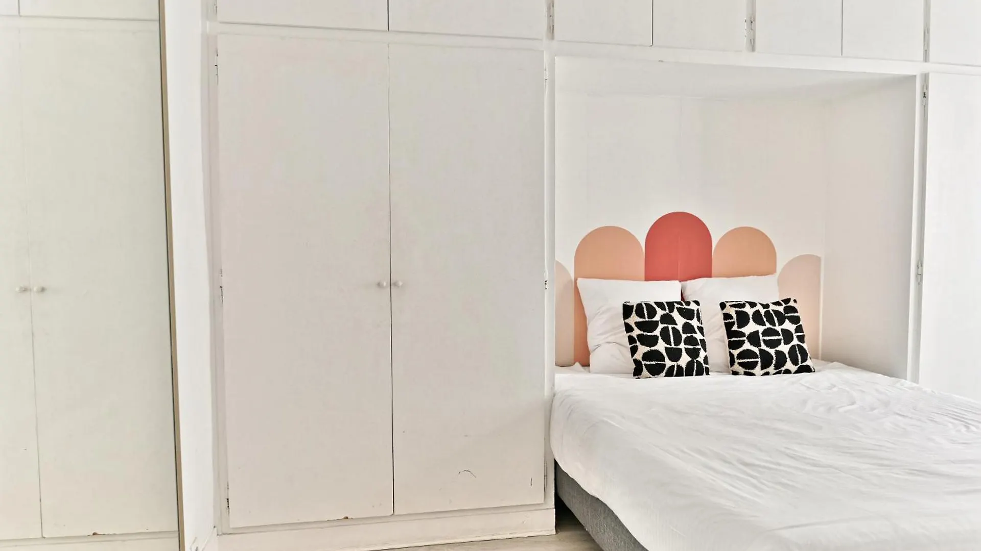 Appartement 2 Pieces #Toureiffel #Invalides Paris France